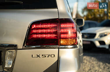 Внедорожник / Кроссовер Lexus LX 2008 в Черновцах