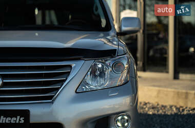 Внедорожник / Кроссовер Lexus LX 2008 в Черновцах