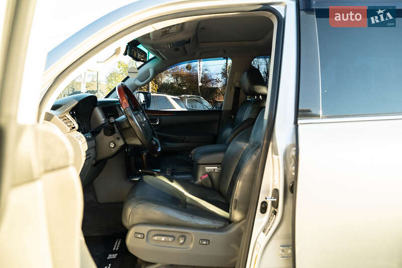 Позашляховик / Кросовер Lexus LX 2008 в Чернівцях