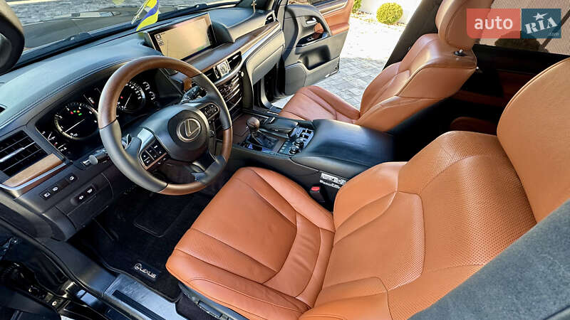 Позашляховик / Кросовер Lexus LX 2018 в Івано-Франківську