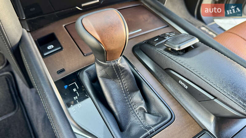 Позашляховик / Кросовер Lexus LX 2018 в Івано-Франківську