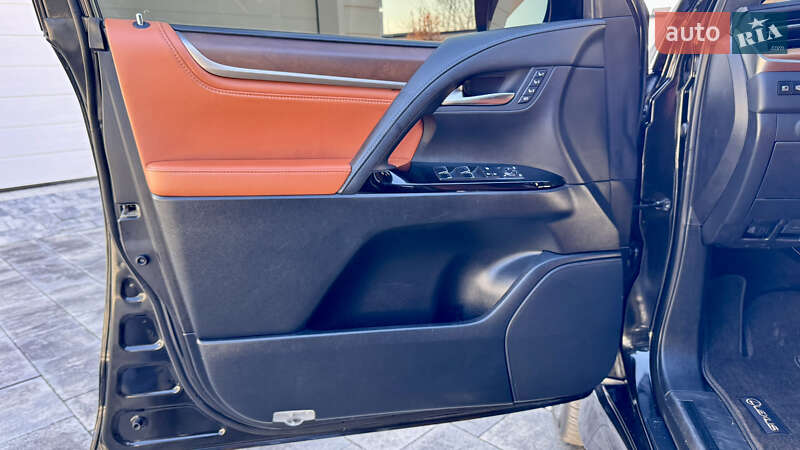 Позашляховик / Кросовер Lexus LX 2018 в Івано-Франківську