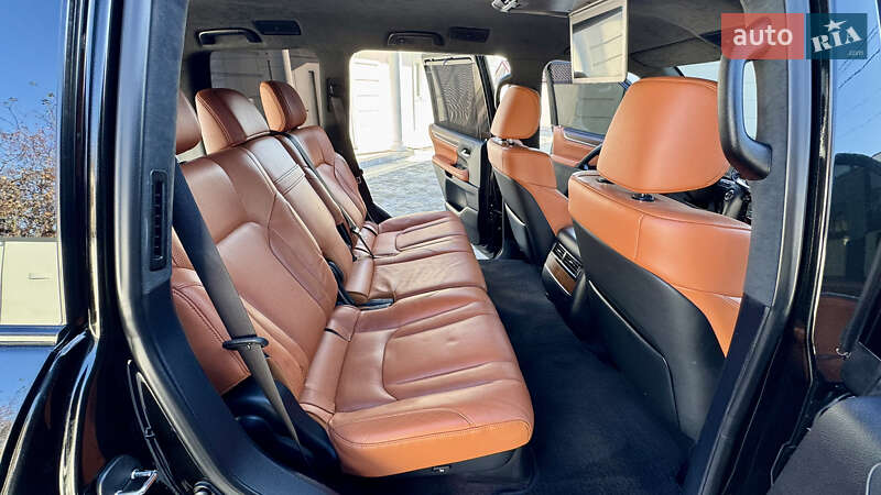 Позашляховик / Кросовер Lexus LX 2018 в Івано-Франківську