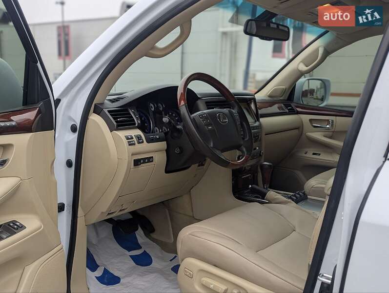 Позашляховик / Кросовер Lexus LX 2010 в Києві