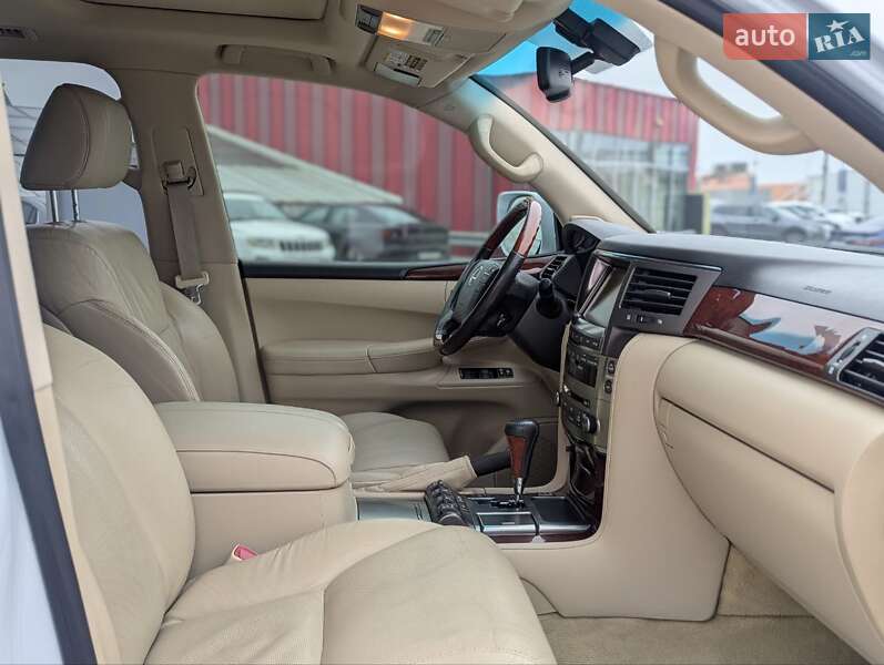Позашляховик / Кросовер Lexus LX 2010 в Києві