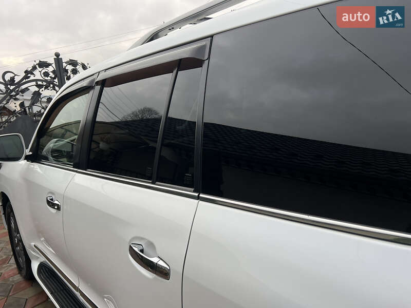 Внедорожник / Кроссовер Lexus LX 2008 в Черновцах