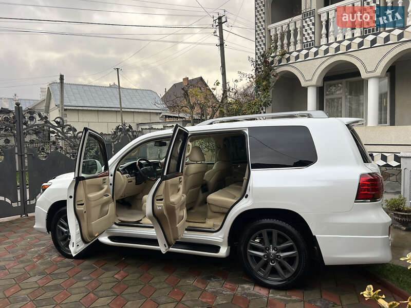 Внедорожник / Кроссовер Lexus LX 2008 в Черновцах