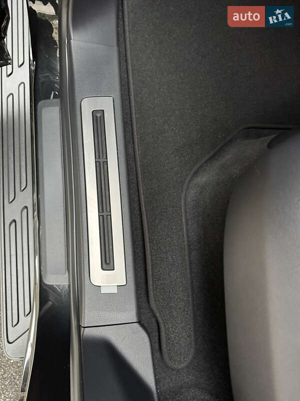 Позашляховик / Кросовер Lexus LX 2023 в Києві