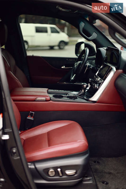 Позашляховик / Кросовер Lexus LX 2024 в Житомирі