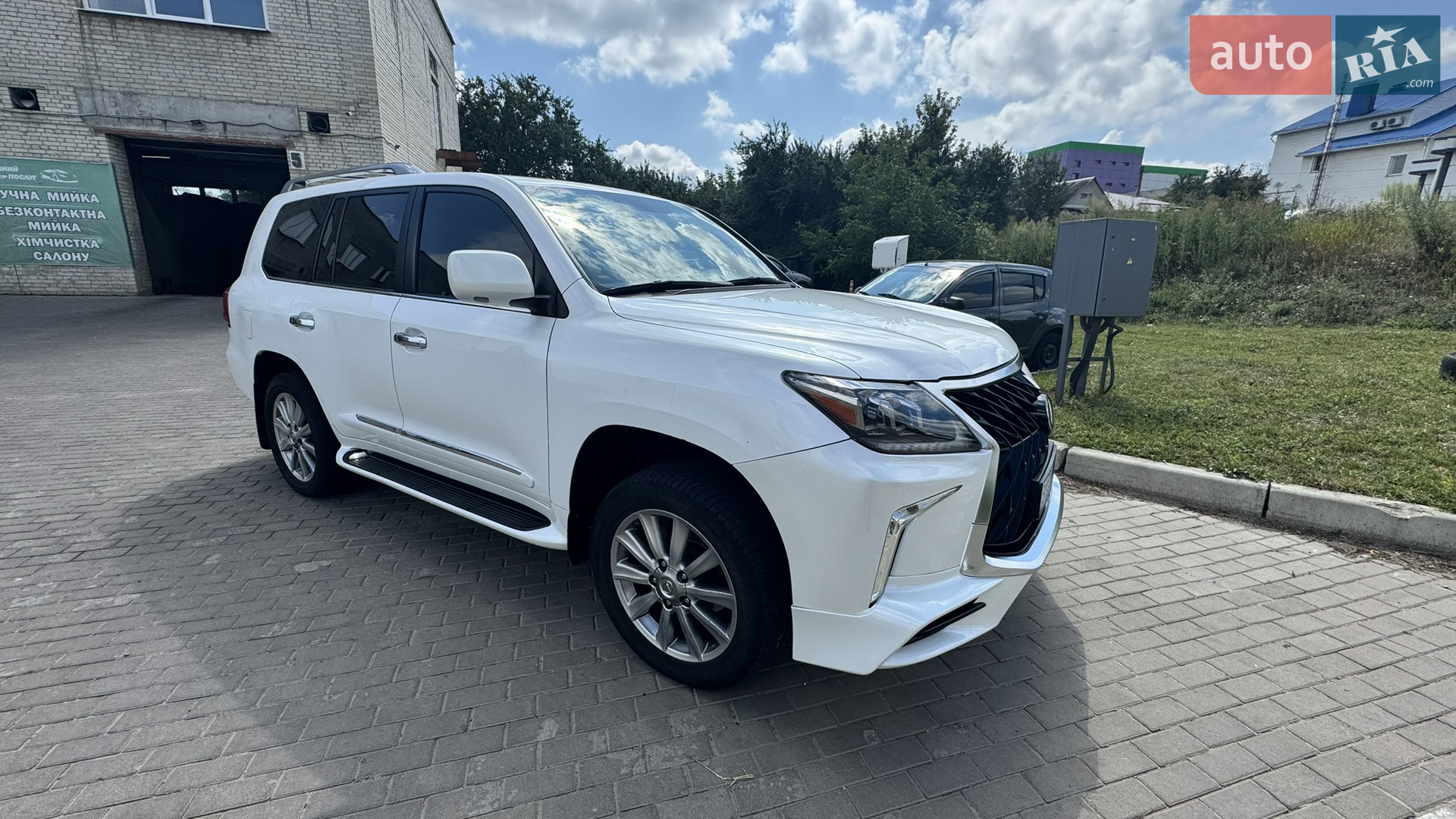 2010 Lexus LX - мініатюра 2
