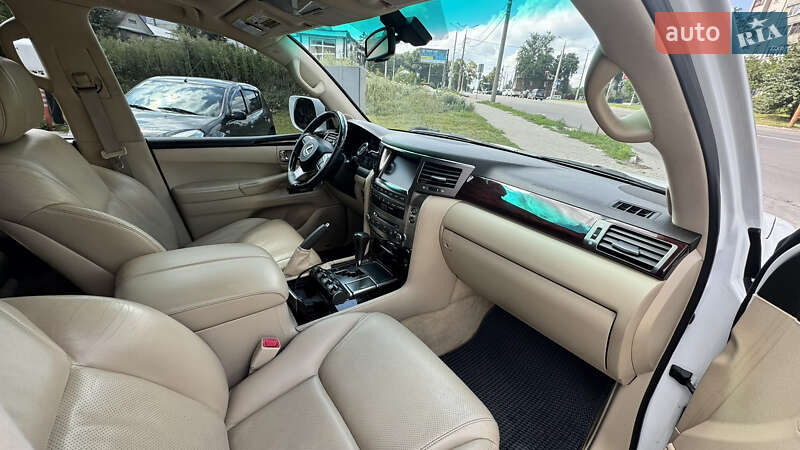 Внедорожник / Кроссовер Lexus LX 2010 в Киеве