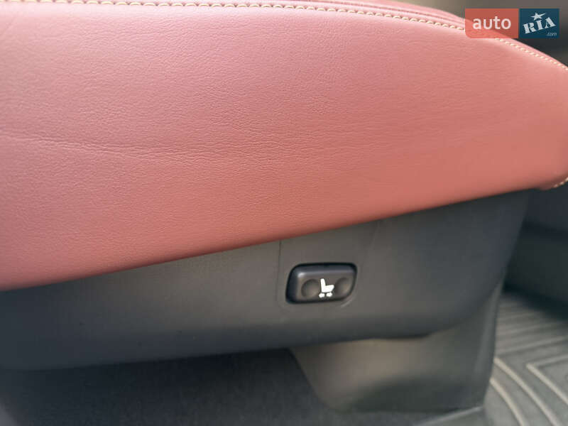 Позашляховик / Кросовер Lexus LX 2019 в Дніпрі фото 35 Позашляховик / Кросовер Lexus LX 2019 в Дніпрі