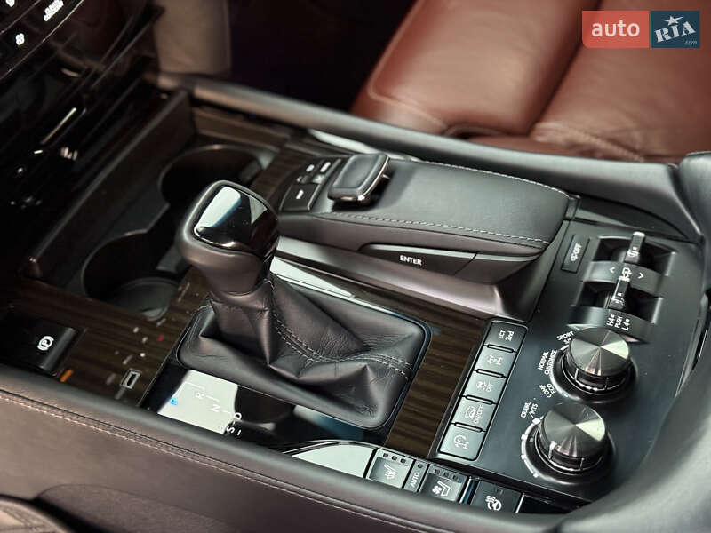 Внедорожник / Кроссовер Lexus LX 2017 в Днепре фото 23 Внедорожник / Кроссовер Lexus LX 2017 в Днепре