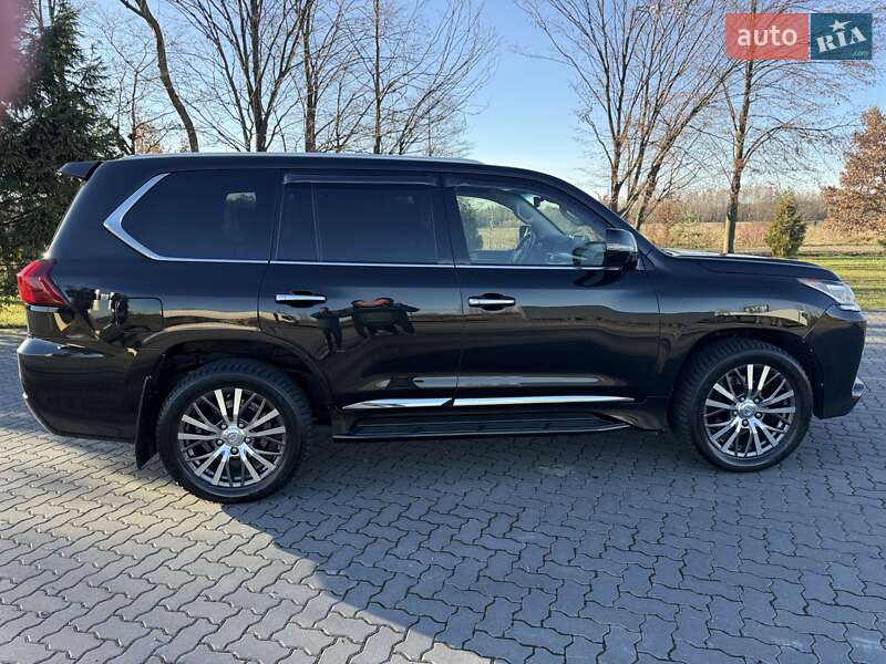 Внедорожник / Кроссовер Lexus LX 2017 в Ивано-Франковске