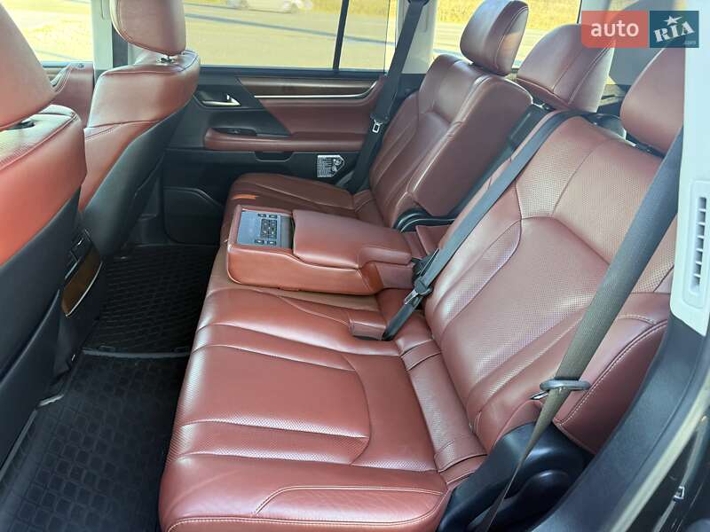 Внедорожник / Кроссовер Lexus LX 2017 в Ивано-Франковске