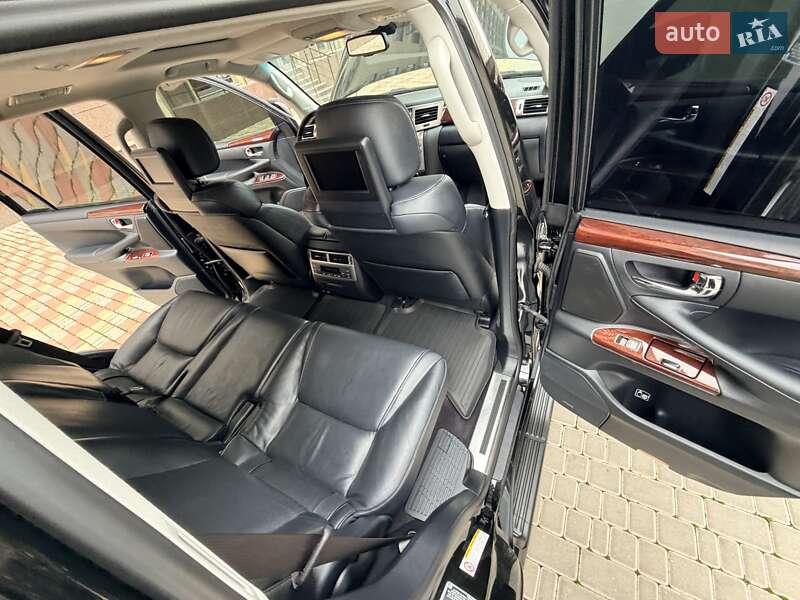 Позашляховик / Кросовер Lexus LX 2014 в Одесі фото 90 Позашляховик / Кросовер Lexus LX 2014 в Одесі