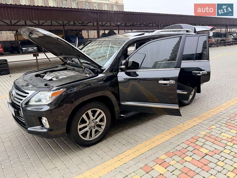 Позашляховик / Кросовер Lexus LX 2014 в Одесі фото 165 Позашляховик / Кросовер Lexus LX 2014 в Одесі
