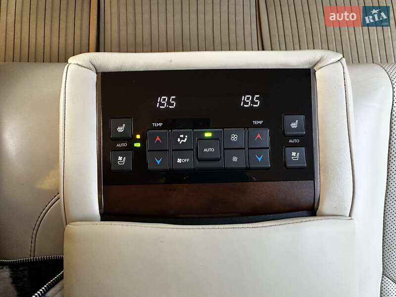 Позашляховик / Кросовер Lexus LX 2015 в Києві