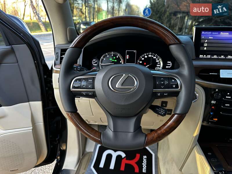 Позашляховик / Кросовер Lexus LX 2015 в Києві