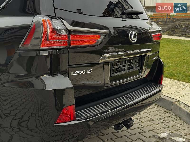 Позашляховик / Кросовер Lexus LX 2020 в Івано-Франківську