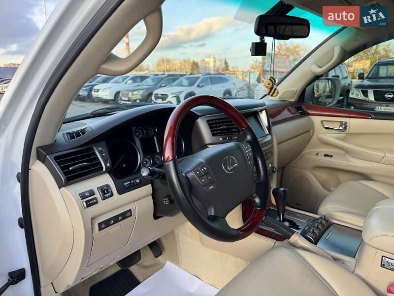 Внедорожник / Кроссовер Lexus LX 2010 в Днепре