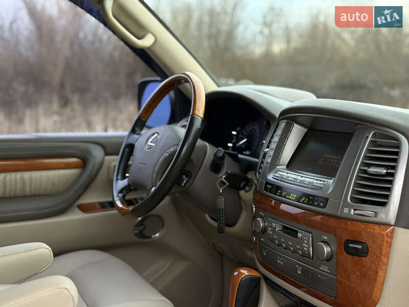 Позашляховик / Кросовер Lexus LX 2004 в Івано-Франківську