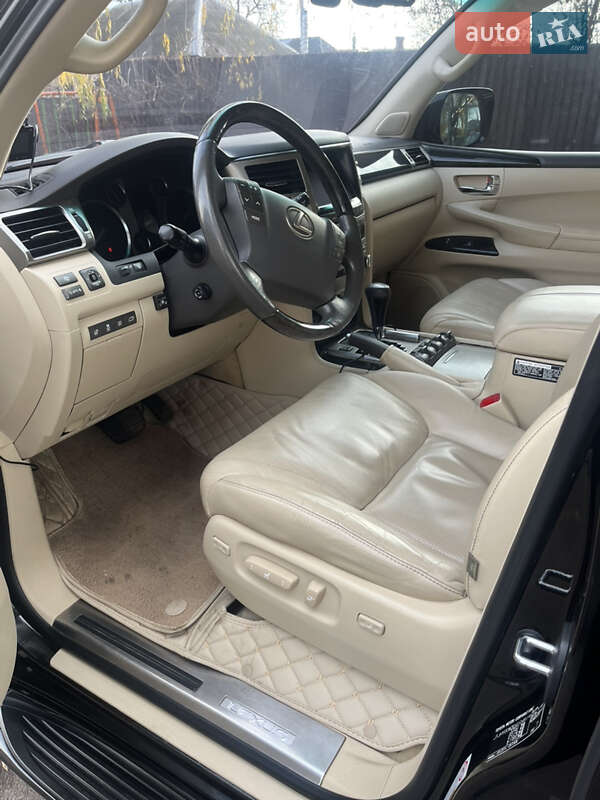 Внедорожник / Кроссовер Lexus LX 2012 в Краснограде