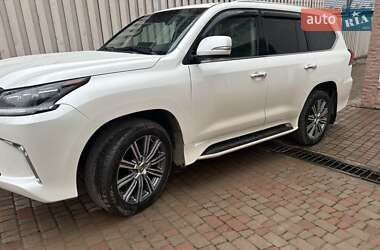 Позашляховик / Кросовер Lexus LX 2016 в Чернівцях