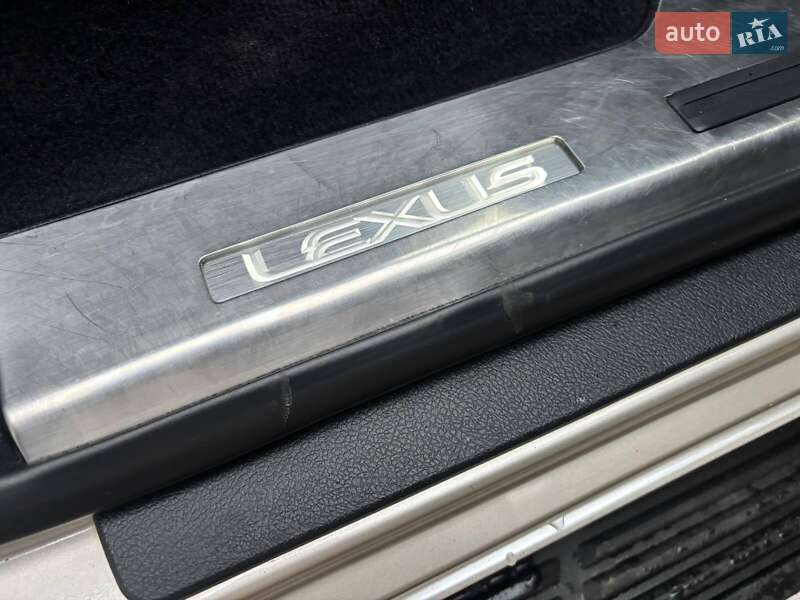 Позашляховик / Кросовер Lexus LX 2016 в Чернівцях