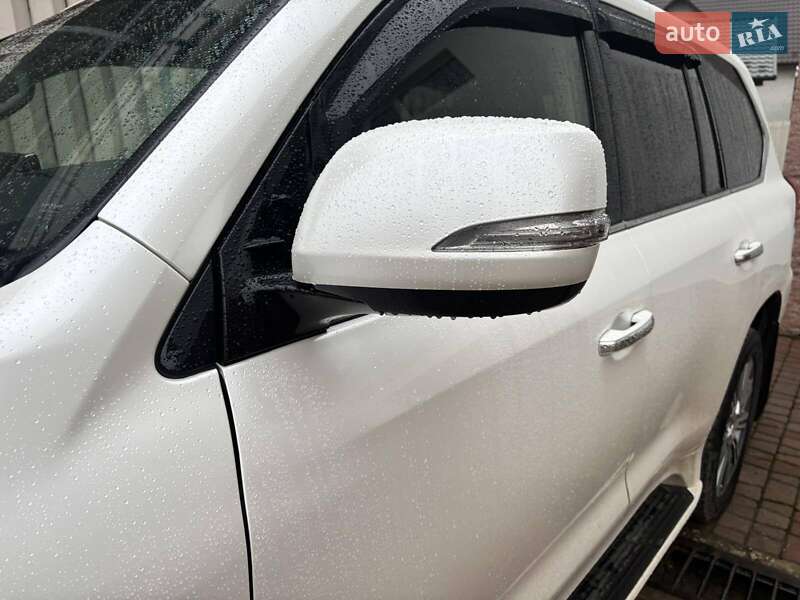 Позашляховик / Кросовер Lexus LX 2016 в Чернівцях