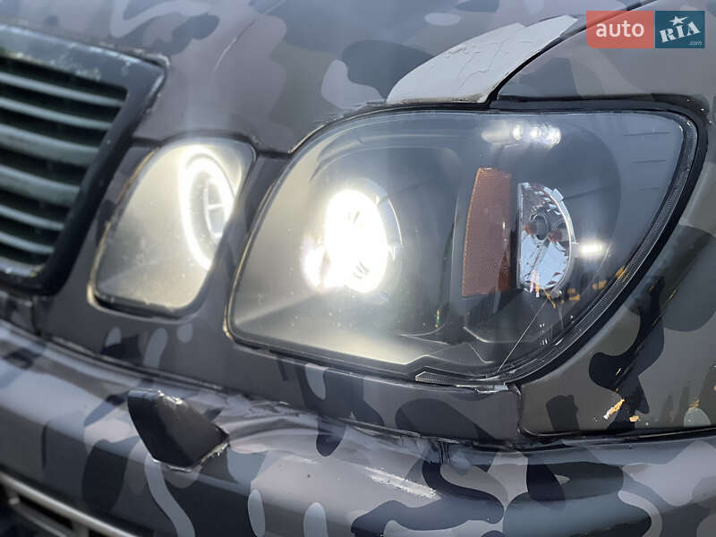 Позашляховик / Кросовер Lexus LX 1998 в Києві