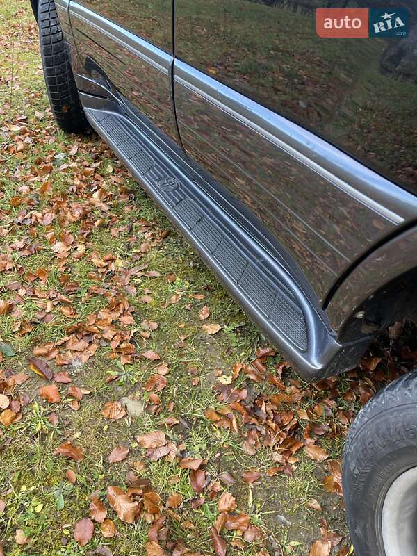 Позашляховик / Кросовер Lexus LX 2004 в Косові