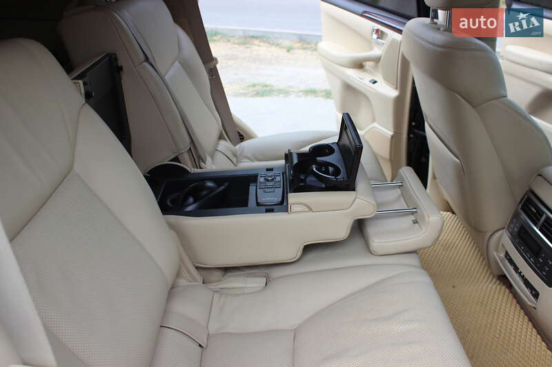 Внедорожник / Кроссовер Lexus LX 2010 в Днепре