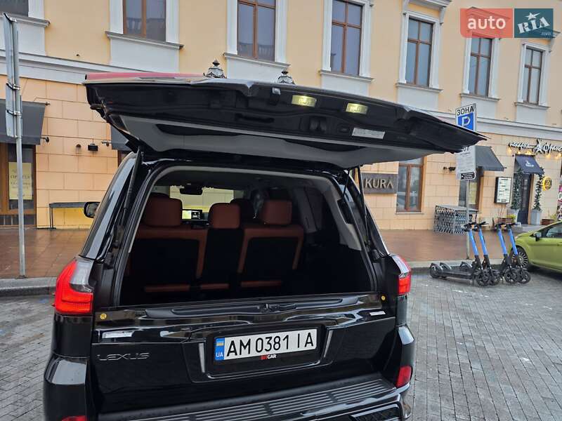 Внедорожник / Кроссовер Lexus LX 2015 в Одессе