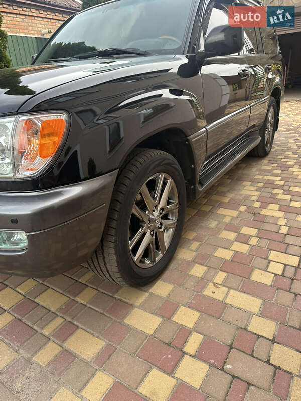 Внедорожник / Кроссовер Lexus LX 2006 в Новомиргороде