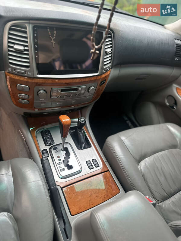 Внедорожник / Кроссовер Lexus LX 2006 в Новомиргороде