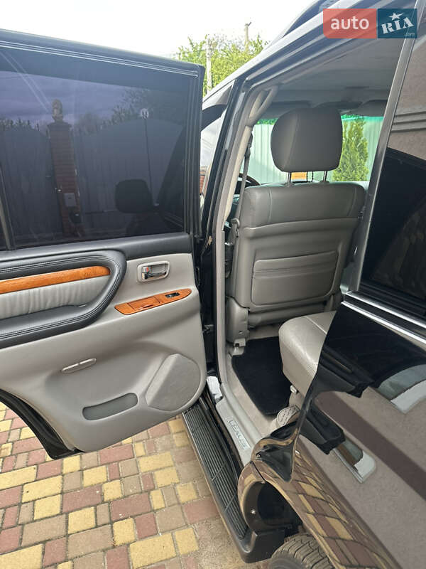 Внедорожник / Кроссовер Lexus LX 2006 в Новомиргороде