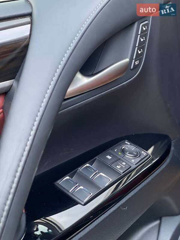 Позашляховик / Кросовер Lexus LX 2016 в Києві