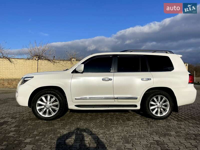 Внедорожник / Кроссовер Lexus LX 2008 в Черновцах