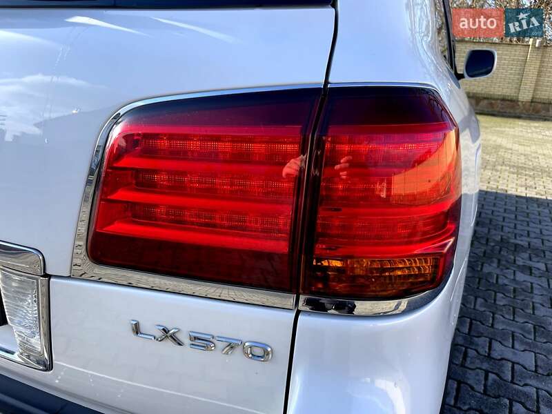 Внедорожник / Кроссовер Lexus LX 2008 в Черновцах