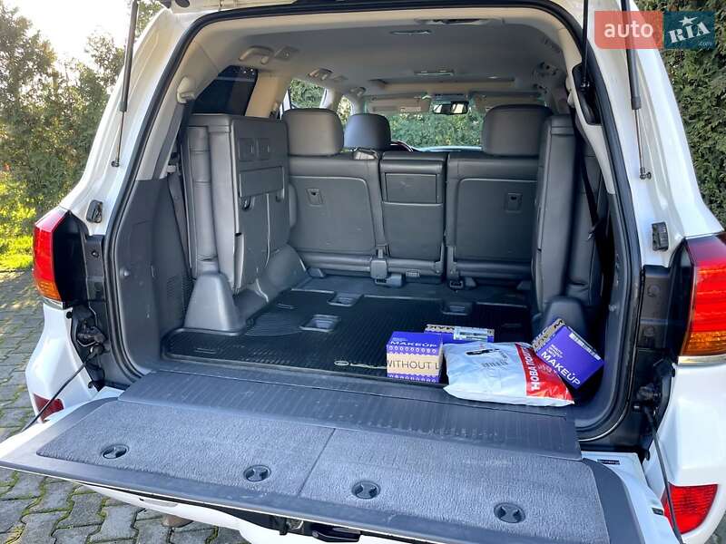 Внедорожник / Кроссовер Lexus LX 2008 в Черновцах