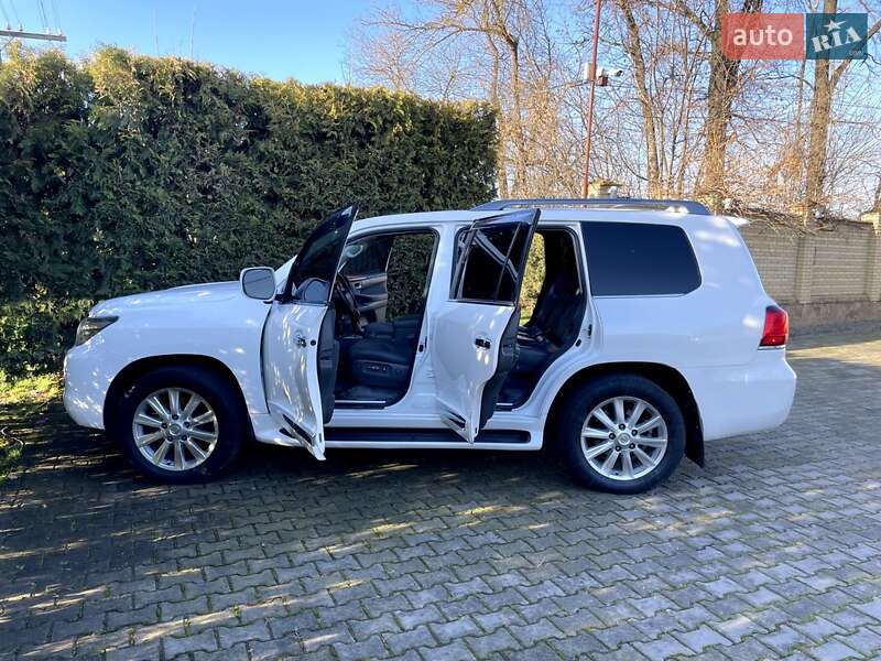 Внедорожник / Кроссовер Lexus LX 2008 в Черновцах