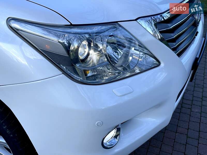 Внедорожник / Кроссовер Lexus LX 2008 в Черновцах