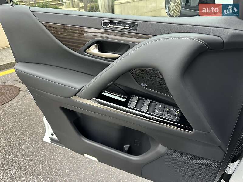 Внедорожник / Кроссовер Lexus LX 2022 в Киеве