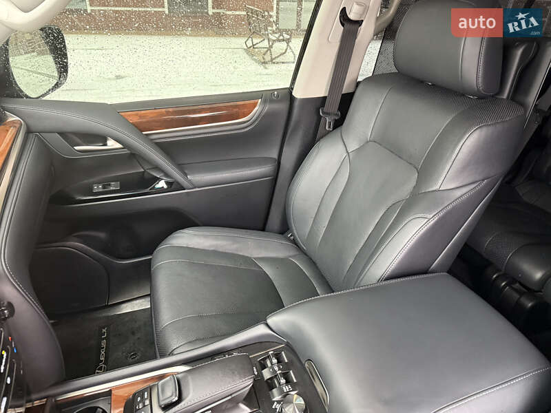 Внедорожник / Кроссовер Lexus LX 2016 в Умани