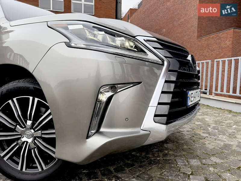 Внедорожник / Кроссовер Lexus LX 2016 в Днепре