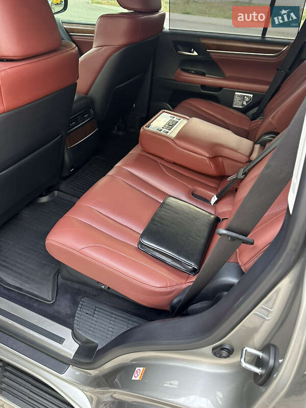 Внедорожник / Кроссовер Lexus LX 2016 в Днепре