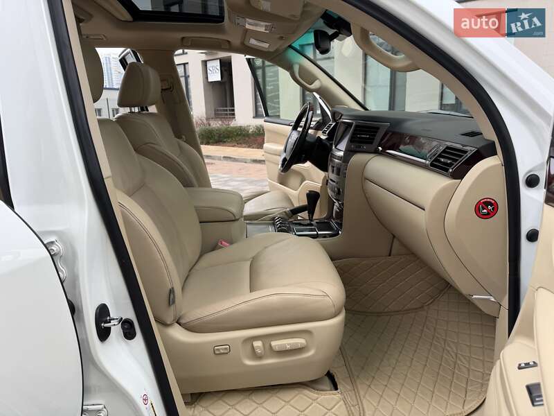 Внедорожник / Кроссовер Lexus LX 2008 в Киеве