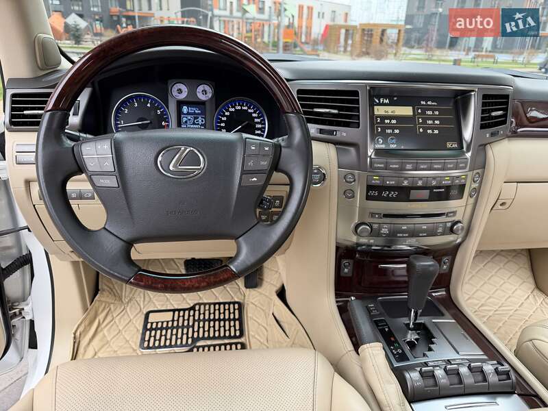 Внедорожник / Кроссовер Lexus LX 2008 в Киеве