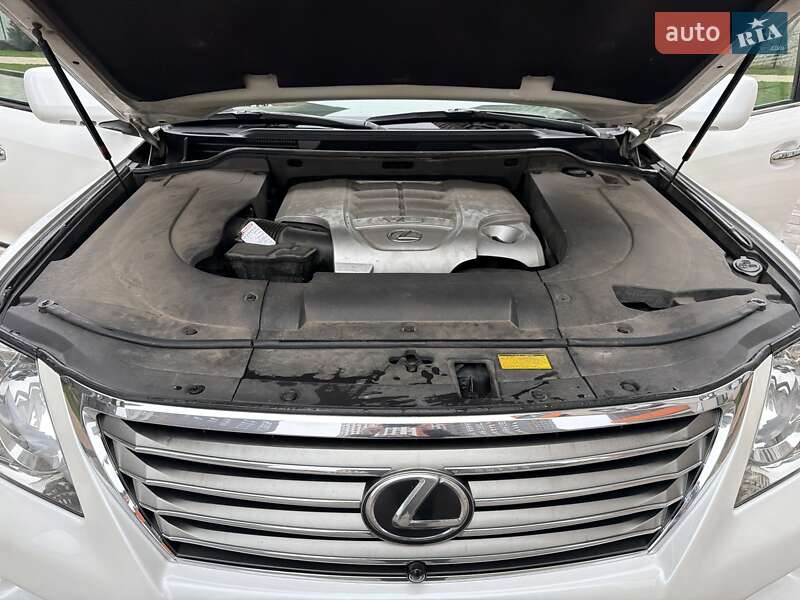 Внедорожник / Кроссовер Lexus LX 2008 в Киеве